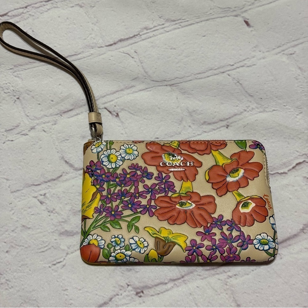COACH Corner Zip Wristlet In Brown Signature Canvas With Wildflower Print nwt - Picture 14 of 14